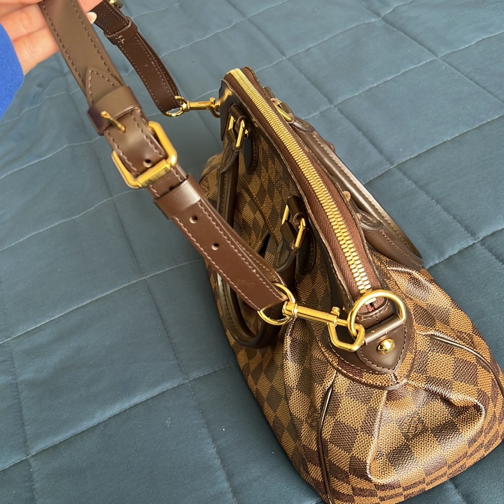AUTHENTIC Louis Vuitton purse - Picture 6 of 8